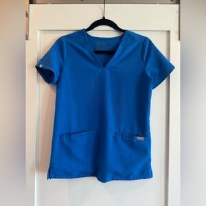 Figs Three-Pocket Scrub Top